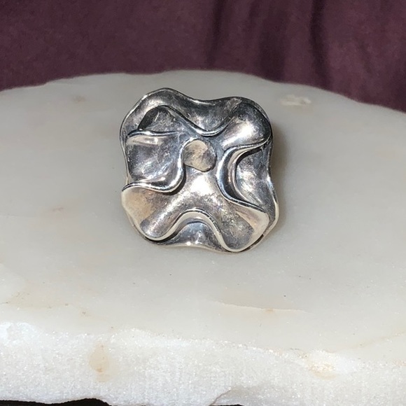 Silpada Jewelry - Silpada Flower Ring